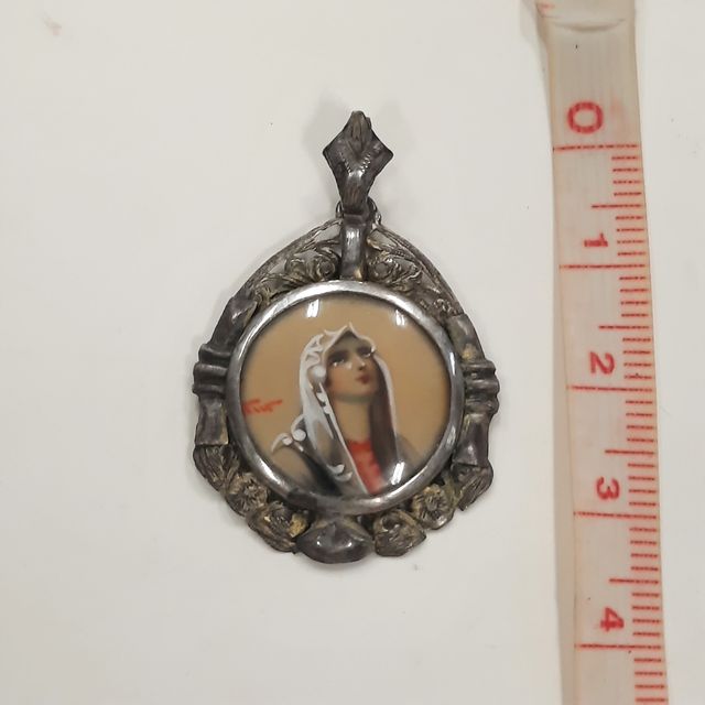 Ciondolo Antico Argento Ritratto Madonnina dipinto