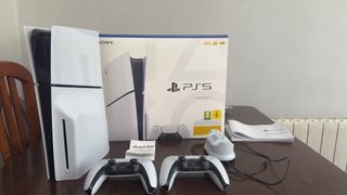 Playstation 5 con 2 mando juegos y con la garantía