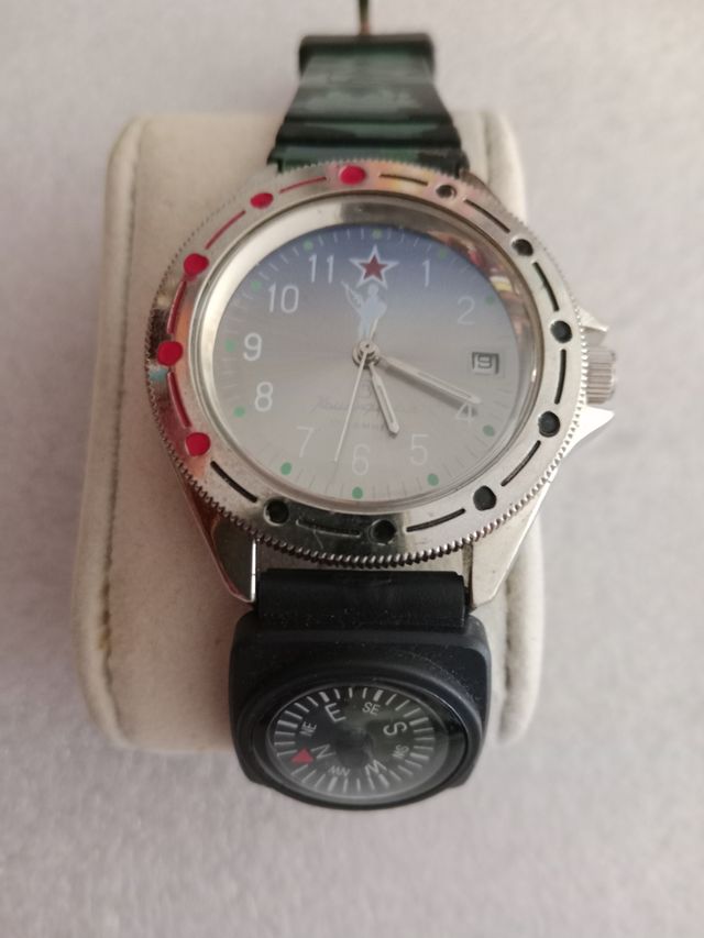 Reloj Komandirskie con brújula