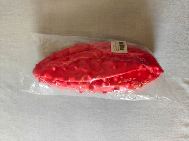 Pelota de masajes con pinchos roja