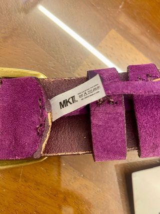 Cinturón MKT Studio Púrpura y Dorado mide 100 cm
