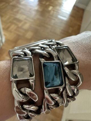 Reloj Guess plata cristales azules y transparentes