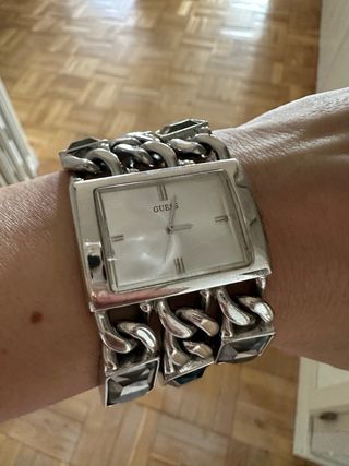 Reloj Guess plata cristales azules y transparentes