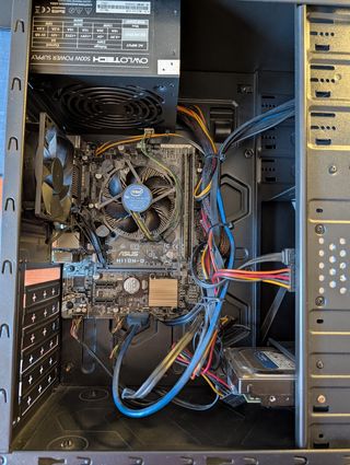 Ordenador de sobremesa PC
