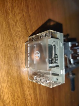 Relè Finder Trasparente