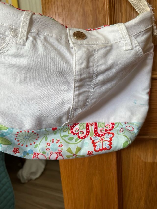 Bolso de tela blanco con estampado floral