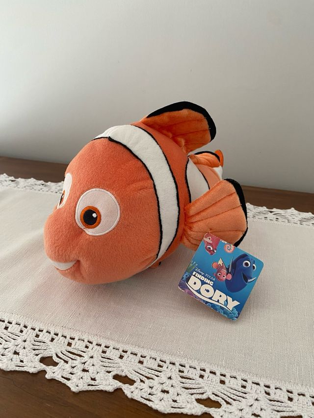Peluche grande Nemo Finding Dory 30cm