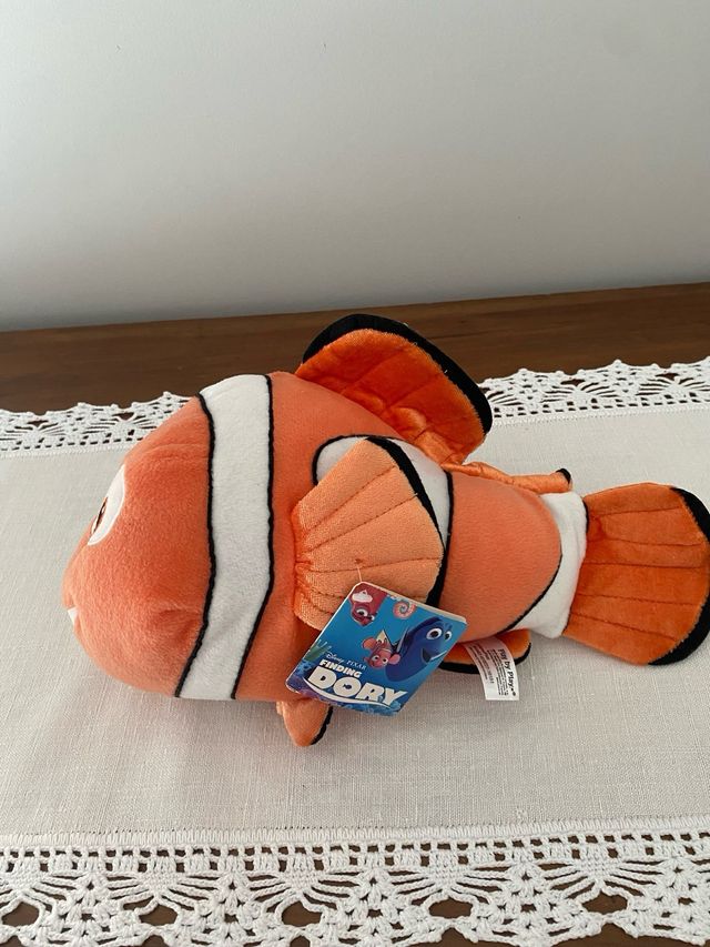 Peluche grande Nemo Finding Dory 30cm