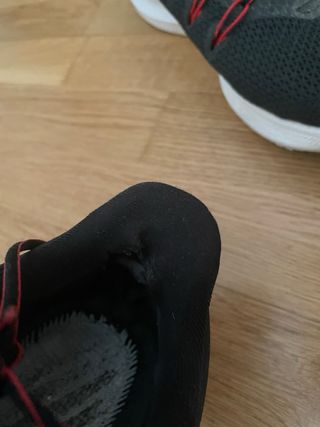 Zapatillas Nike Negras y Rojas