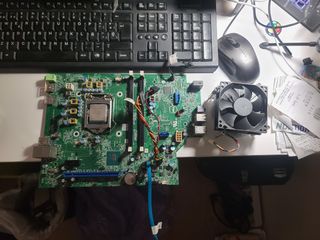 Placa base DELL con procesador Intel y disipador