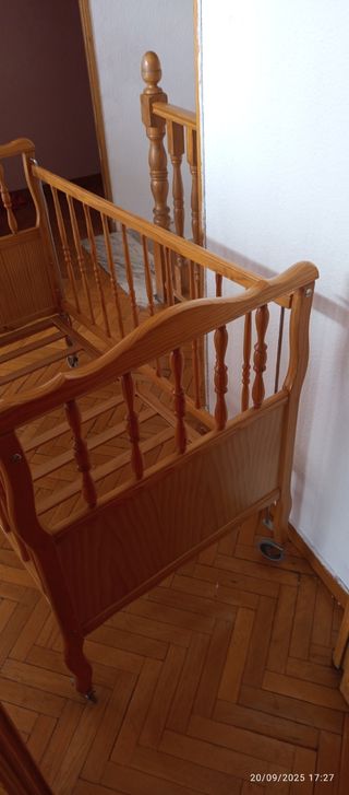 Cuna de madera