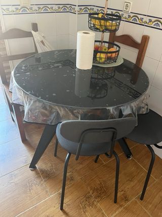 Mesa redonda cristal negra con protector