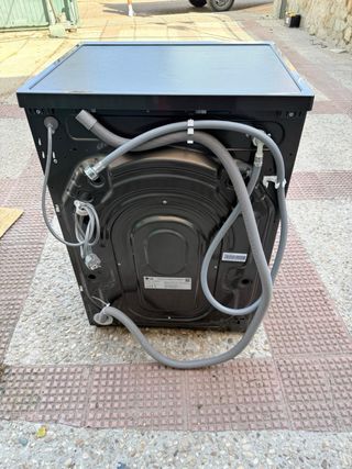 Lavadora LG 9kg. NUEVA.solo2 meses de uso