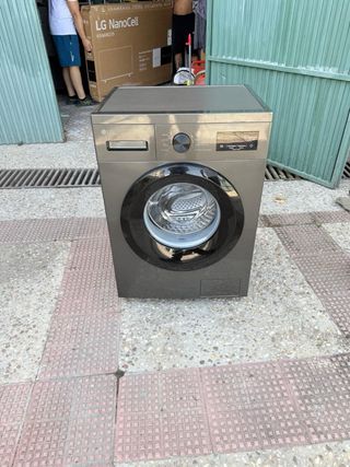 Lavadora LG 9kg. NUEVA.solo2 meses de uso