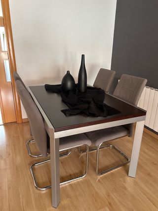 Mesa extensible de comedor de madera maciza