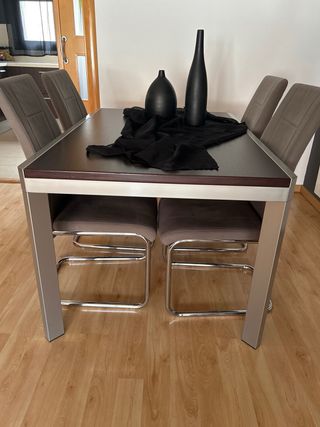Mesa extensible de comedor de madera maciza