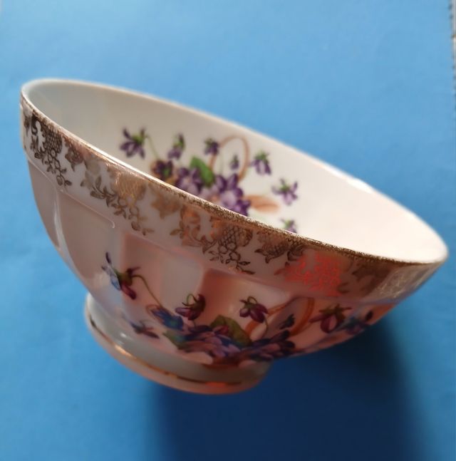 Cuenco de porcelana J.F.O.M. con flores