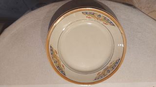 Lote  5 platos con sellos de autenticidad