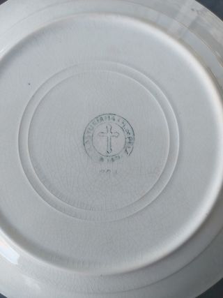 Lote  5 platos con sellos de autenticidad