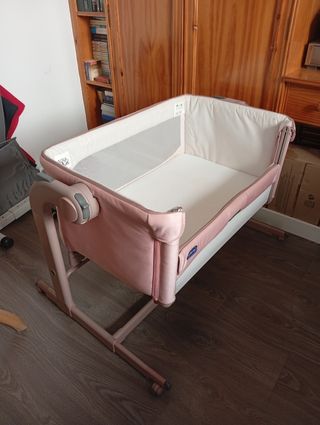 SOLO VENTA EN MALAGA CAPITAL.
Minicuna Chicco rosa
