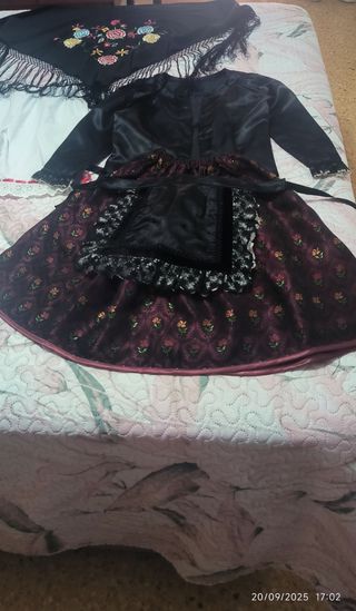 Traje Baturra Niña.
6 piezas...
