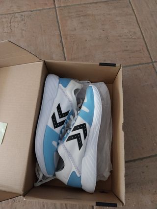 Scarpe Hummel bianche e blu