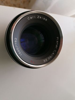Carl Zeiss Planar 50mm f/1.4 ZE