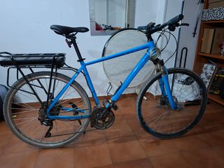 Bicicleta Cube Trekking Eléctrica Azul