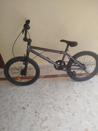 Bicicleta BMX Negra