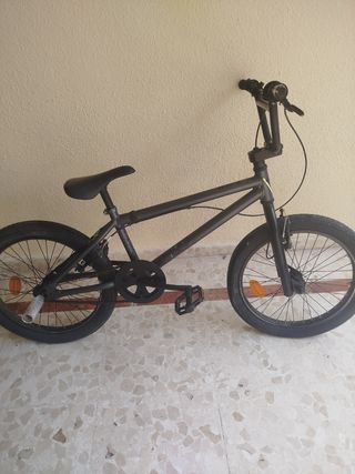 Bicicleta BMX Negra