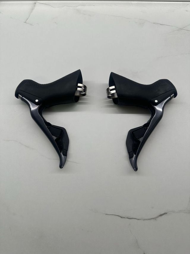 Manetas Shimano Ultegra Di2 ST-R8050