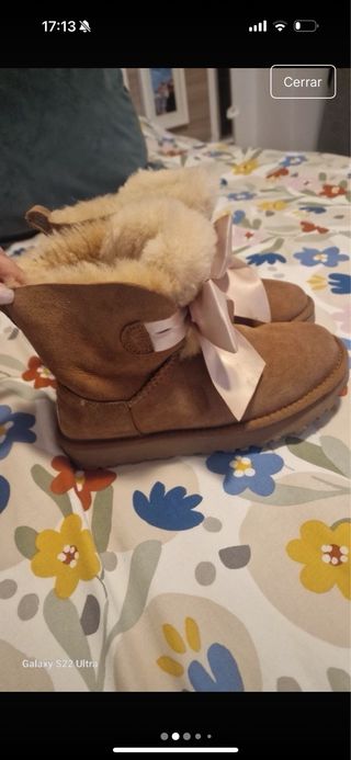 Botas UGG marrones con lazo