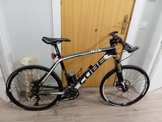 Bicicleta Cube Reaction Carbono Montaña