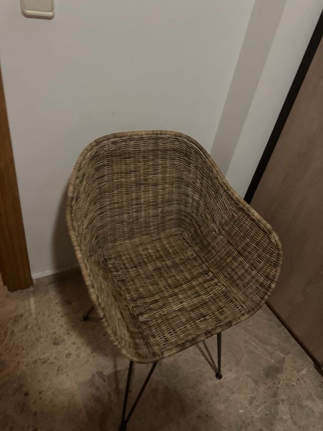 Silla de diseño mimbre y metal