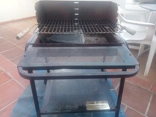 Barbacoa metálica reforzada