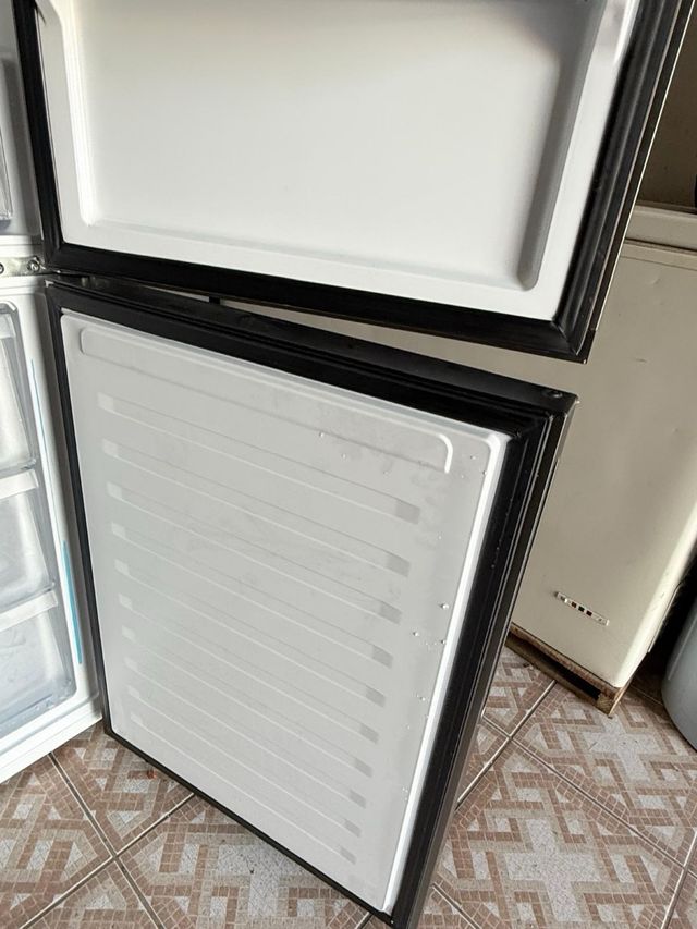 Frigorífico Candy. tan solo 3 meses de uso. NUEVO.