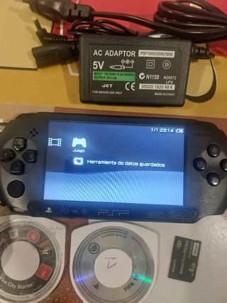 PSP Street Negra + 2 Juegos + Cargador