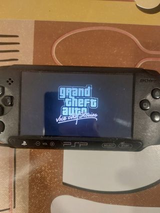 PSP Street Negra + 2 Juegos + Cargador
