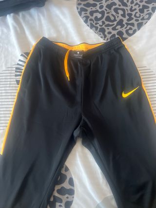 Tuta ragazzo Nike nera e gialla