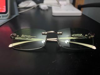 Gafas de sol con diseño de cocodrilo