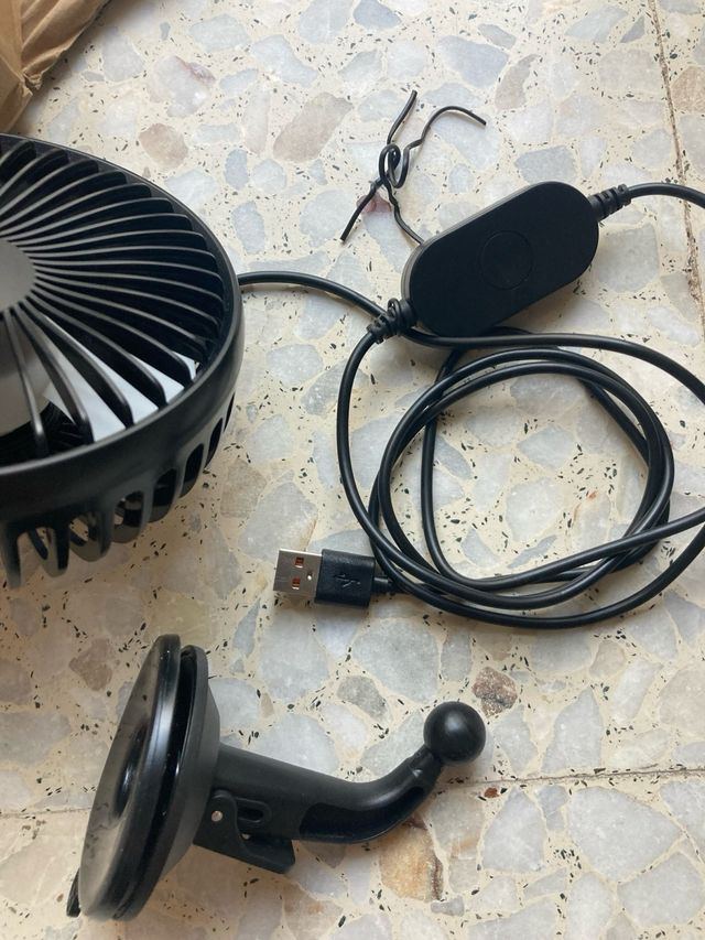 Ventilador USB para coche o escritorio.con soporte