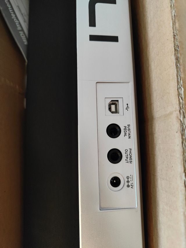 Teclado Medeli M12 Piano Electrónico