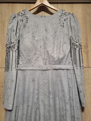 Vestido de fiesta plateado New Elegan's