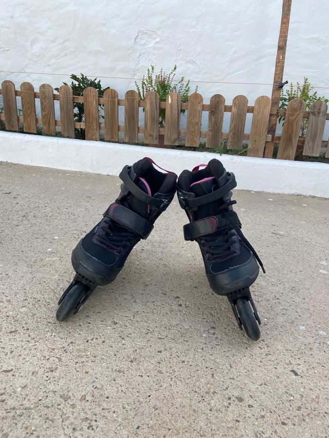 Patines de 4 ruedas blancos y rosas