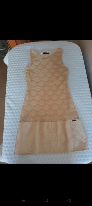 Vestido de fiesta beige