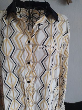 Blusa geométrica multicolor