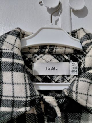 Chaqueta Bershka cuadros blanco y negro