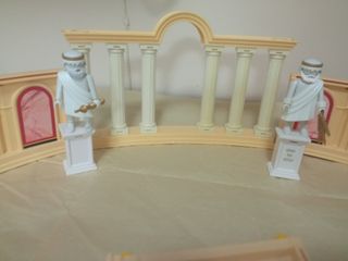 Circo Romano Arcos y Paredes. Estatuas con pedesta