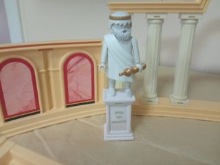 Circo Romano Arcos y Paredes. Estatuas con pedesta