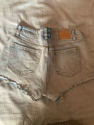 Shorts vaqueros Zara, pantalón corto 40